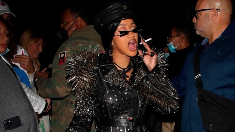 MAX Studio Tweed Jacket fashion lifestyle